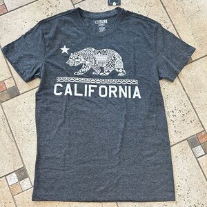 NWT Leisure men’s California Graphic T-Shirt size M